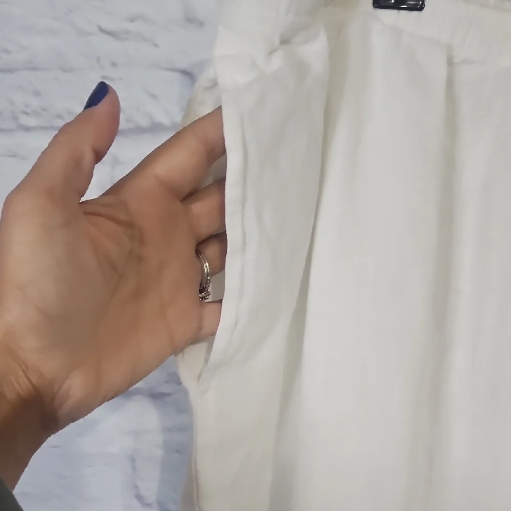 a new day Women's White Linen Blend Shorts - Picture 5 of 8